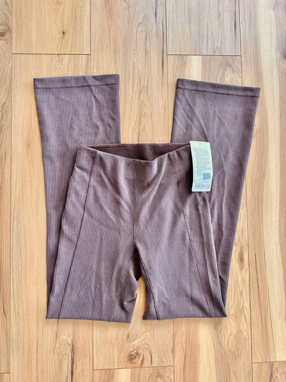 Ribbed Softstreme ™
Flared Pant *Regular